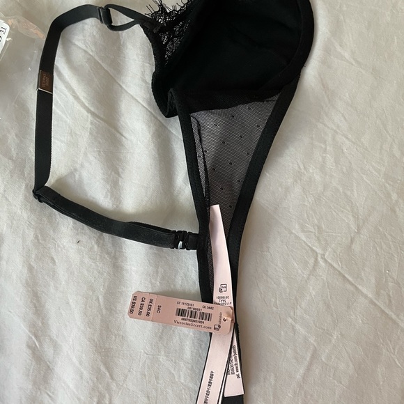 NWT Victoria’s Secret Black Velvet/Lace bra - Picture 3 of 3